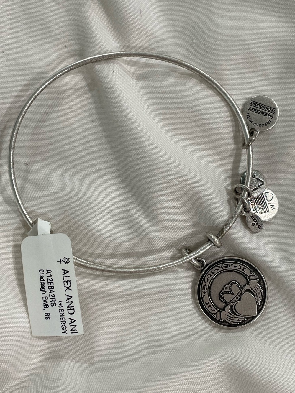 NWT-2014 RETIRED Alex and Ani Silver Claddagh Charm Bangle Bracelet - Silver